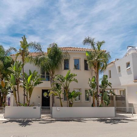 Palm Villa Ekaterina 4 Bdrm Paralimni Exterior foto