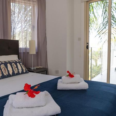 Palm Villa Ekaterina 4 Bdrm Paralimni Exterior foto